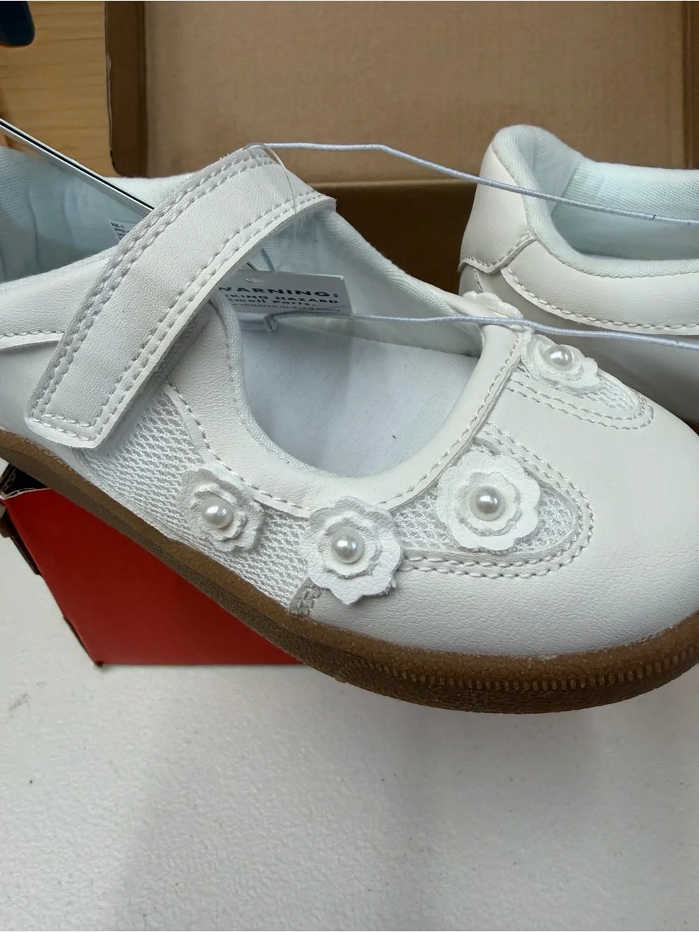 Cat & Jack White Toddler Girls' Size 11 Floral Mary Jane Shoes
